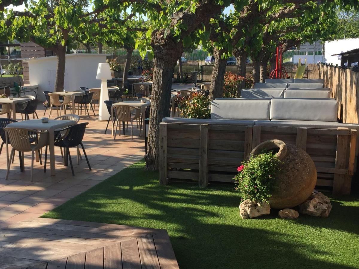 Hostal Solfina Palafolls Exterior photo