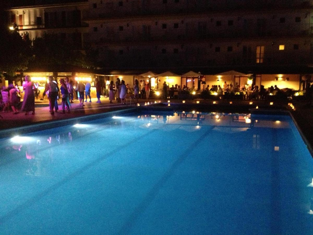 Hostal Solfina Palafolls Exterior photo